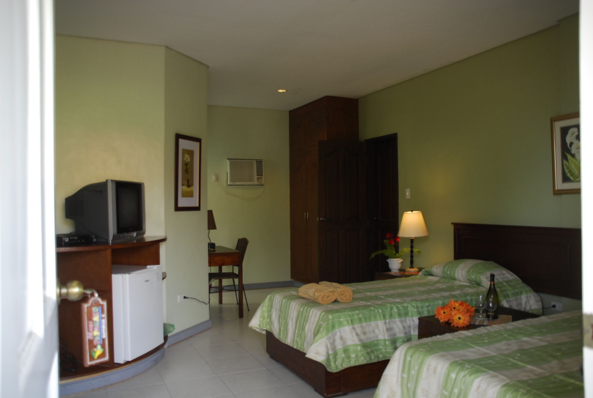 Playa Papagayo Beach Inn オロンガポ エクステリア 写真